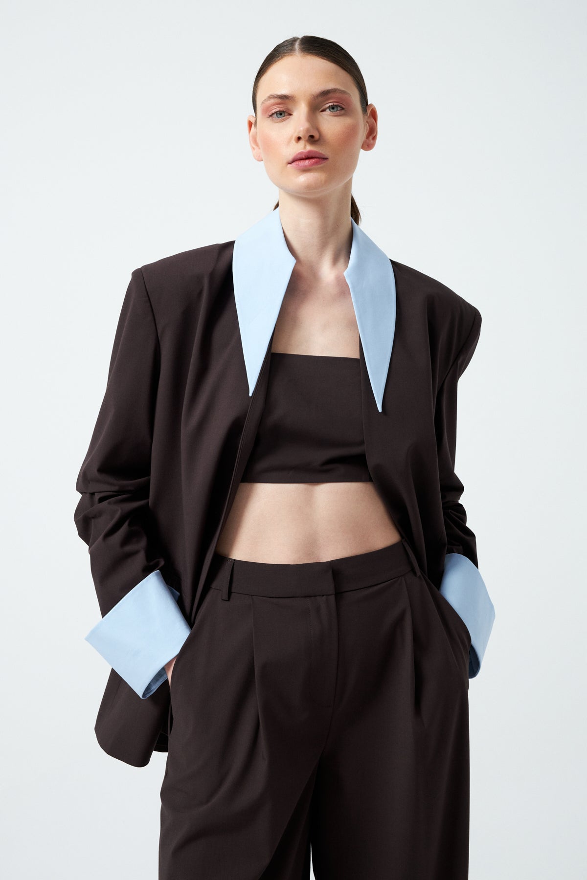 Yaka Kol Detaylı Takım - Kahverengi