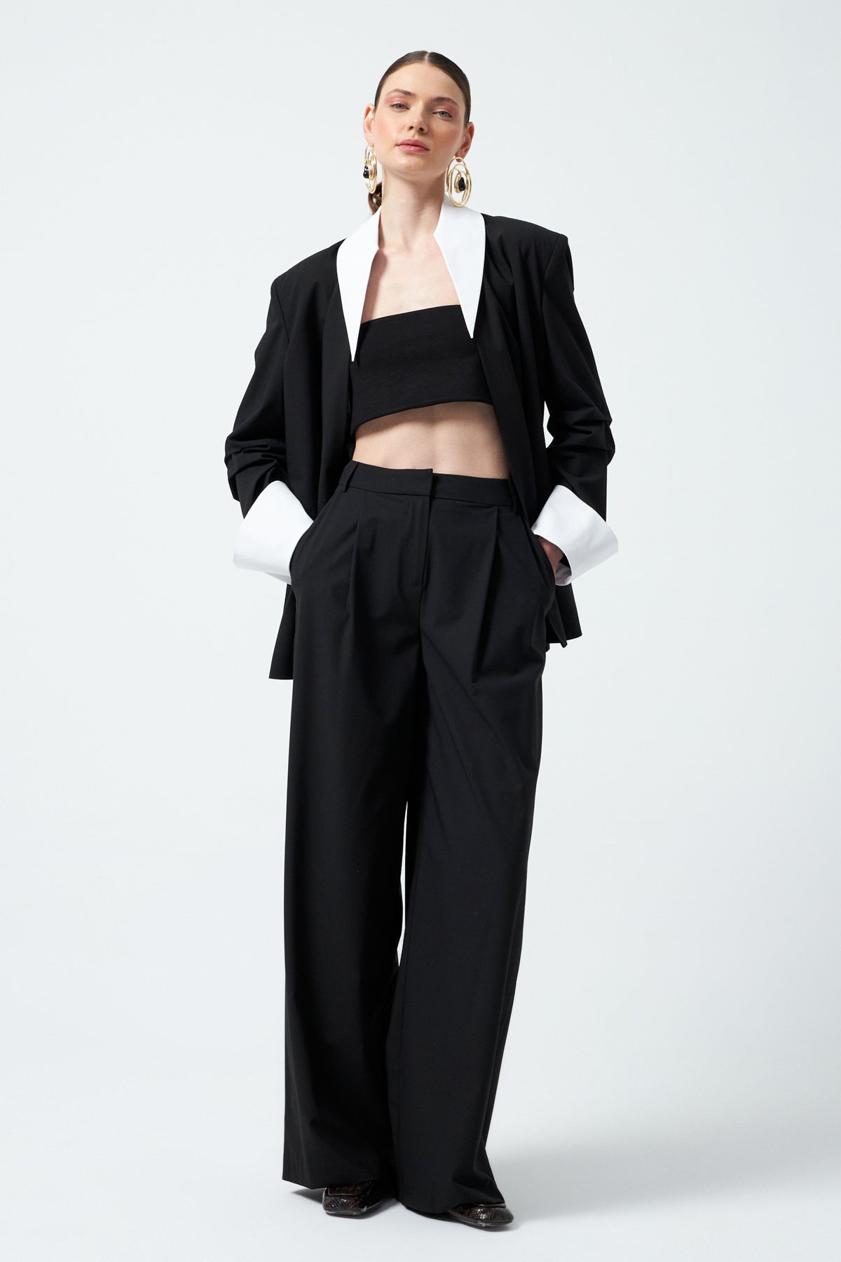 Yaka Kol Detaylı Takım - Siyah