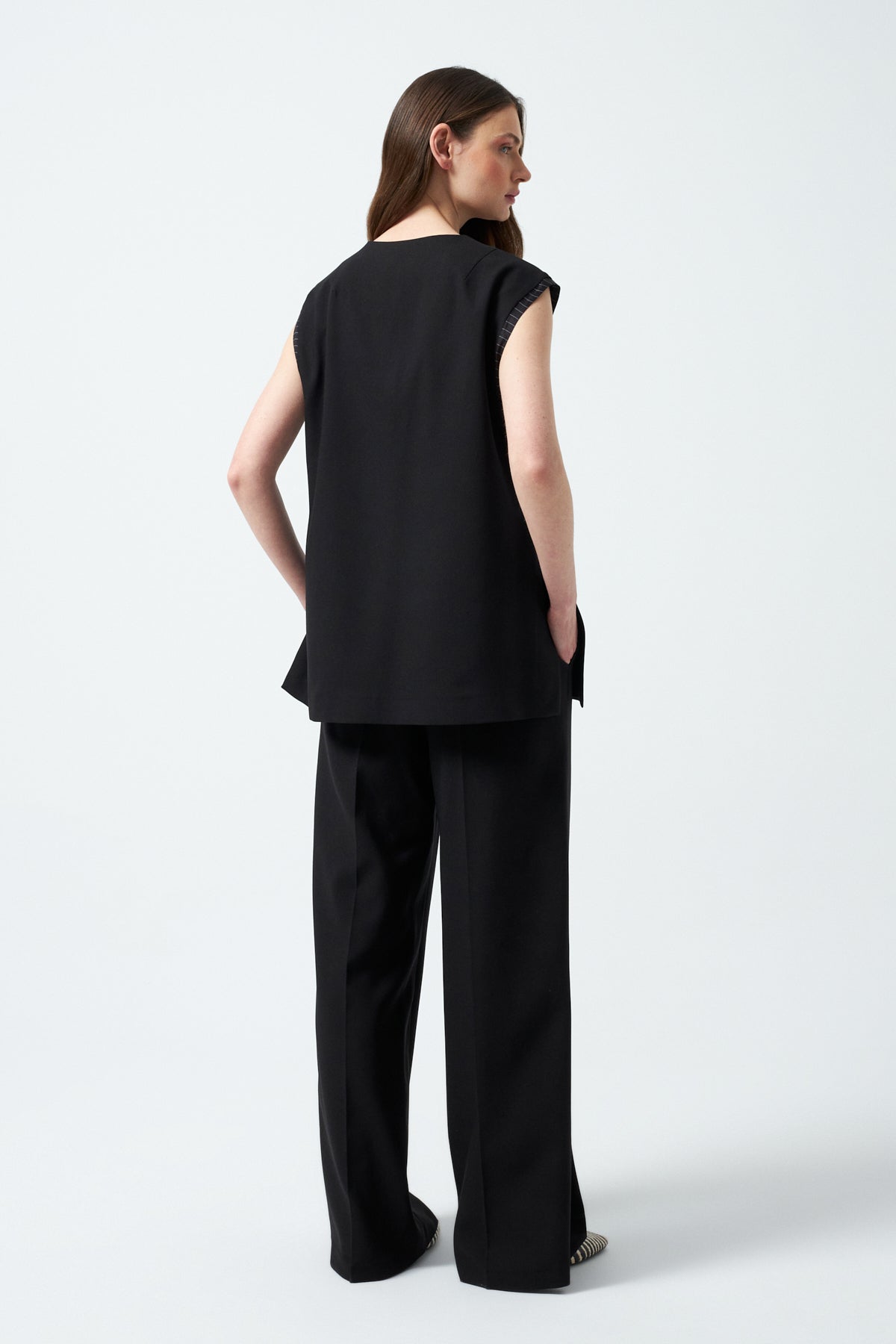 1YA2TA0060 - 318 YELEKLİ TAKIM SİYAH