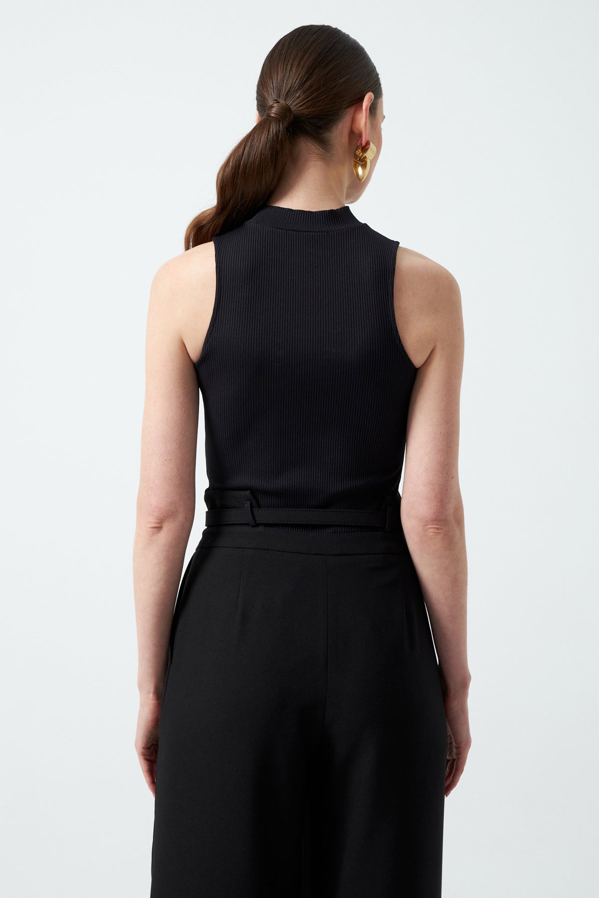 Tül Detaylı Sıfır Kol Triko - Siyah