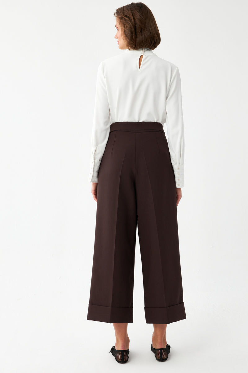 Tokalı Kısa Paça Pantolon