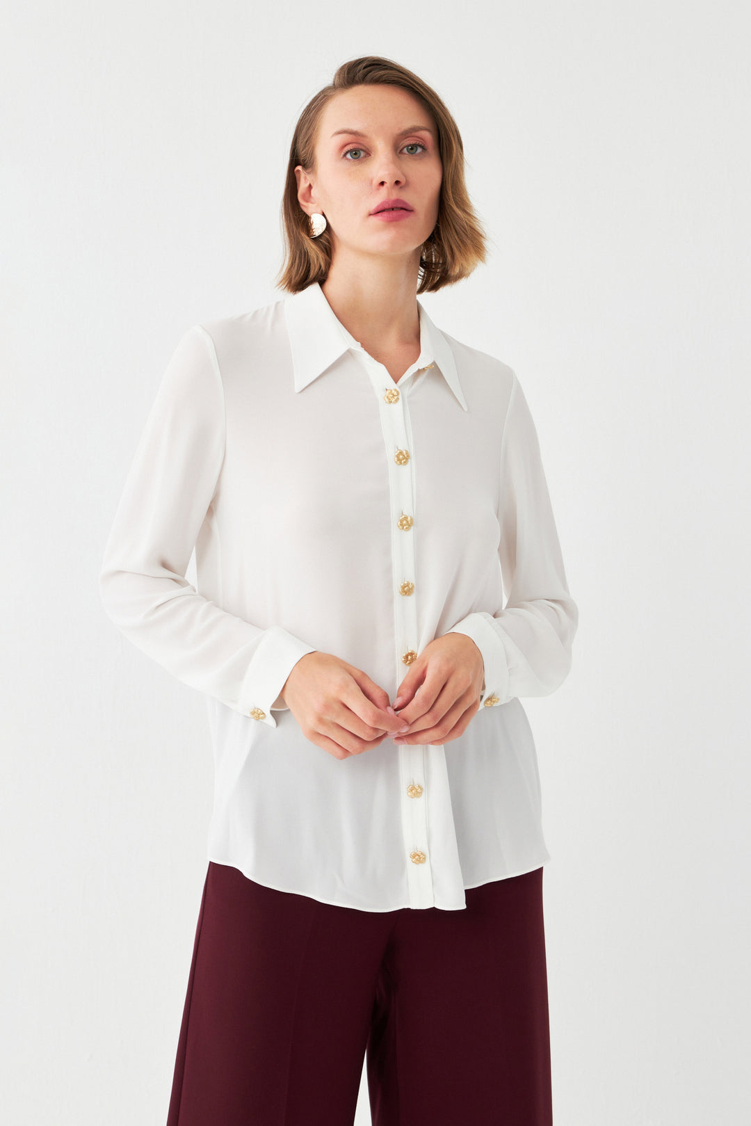 Çiçek Düğmeli Ekru Gömlek