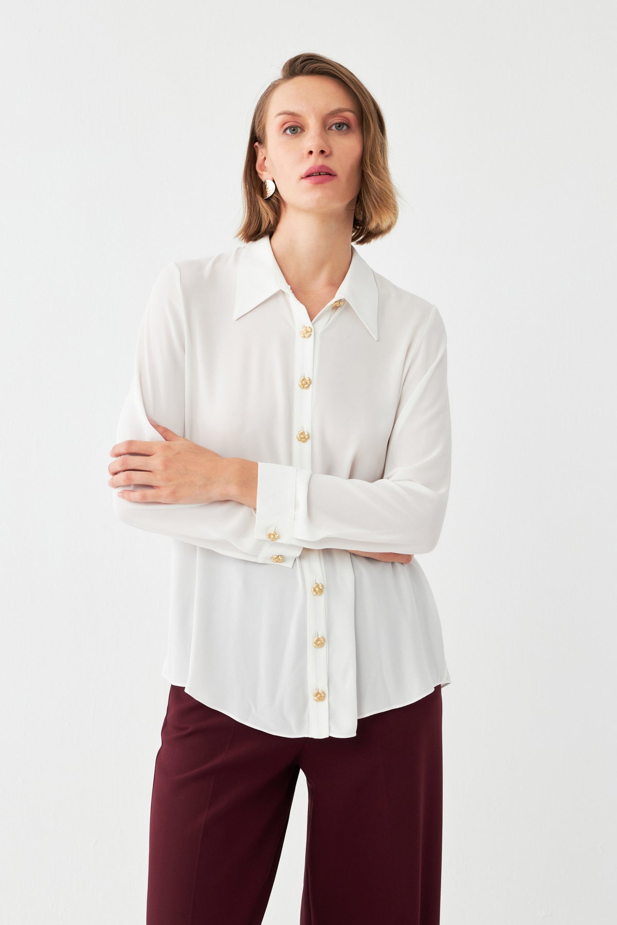 Çiçek Düğmeli Ekru Gömlek