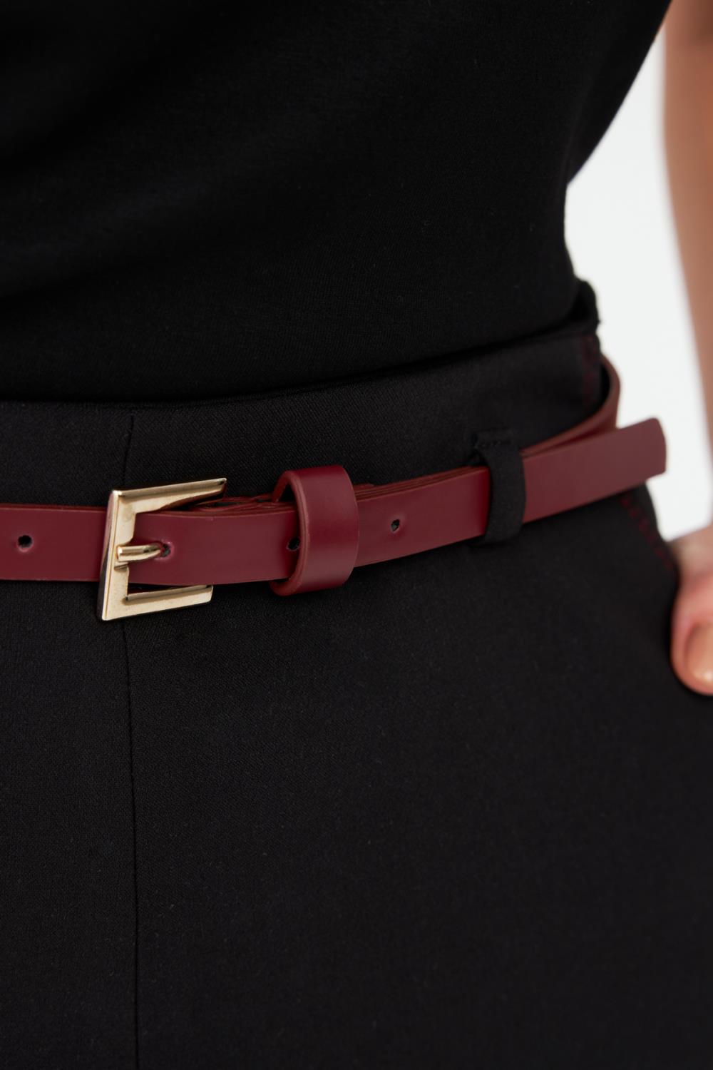 Dikiş Detaylı Kemerli Pantolon SİYAH