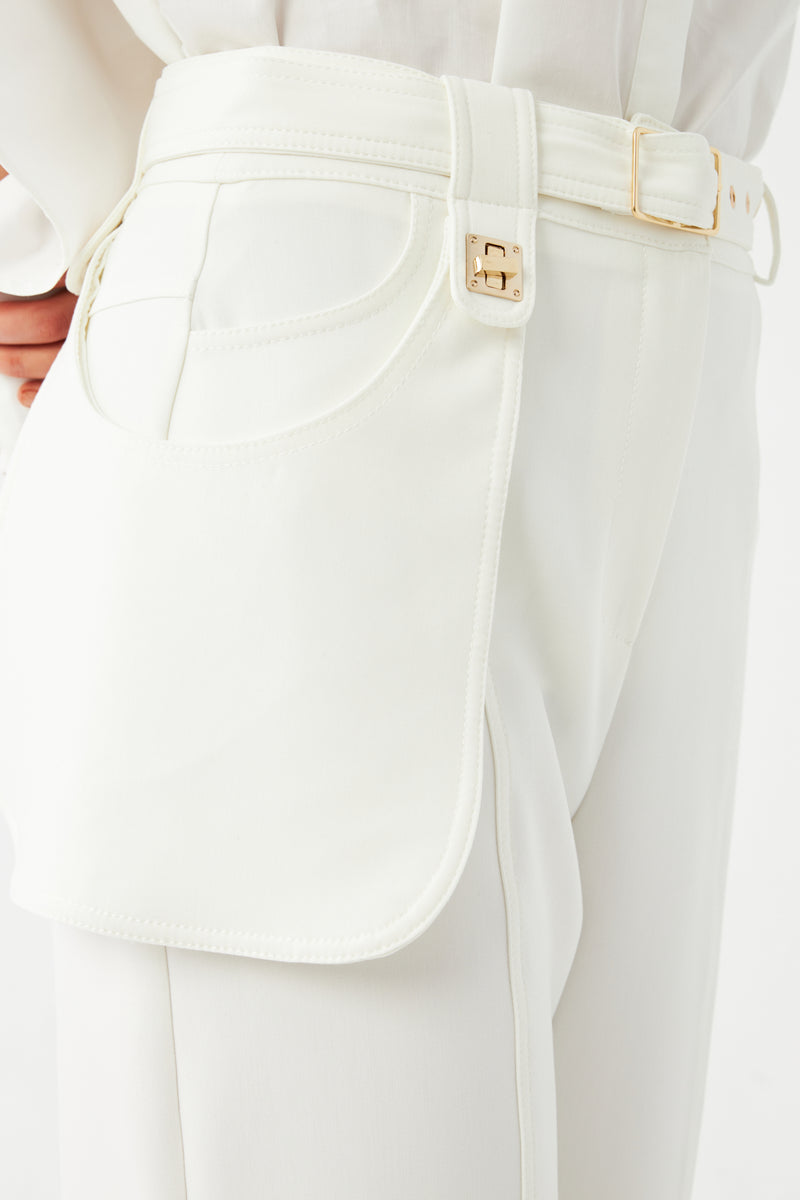 Kemerli Düz Paça Pantolon