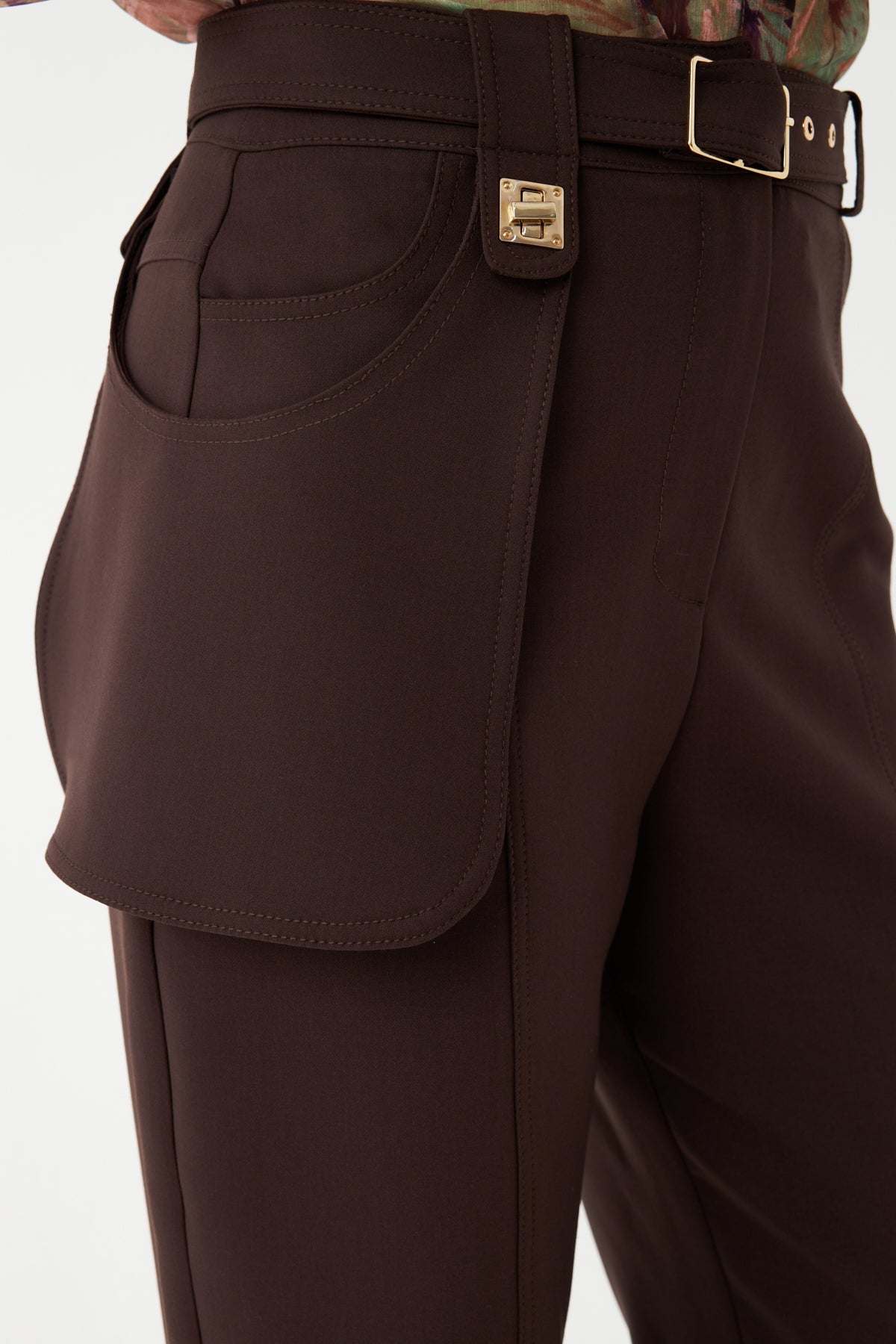 Kemerli Düz Paça Pantolon