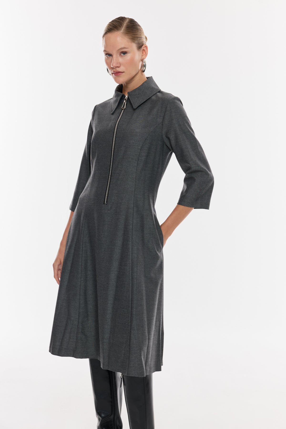 Fermuar Detaylı Yaka Midi Elbise