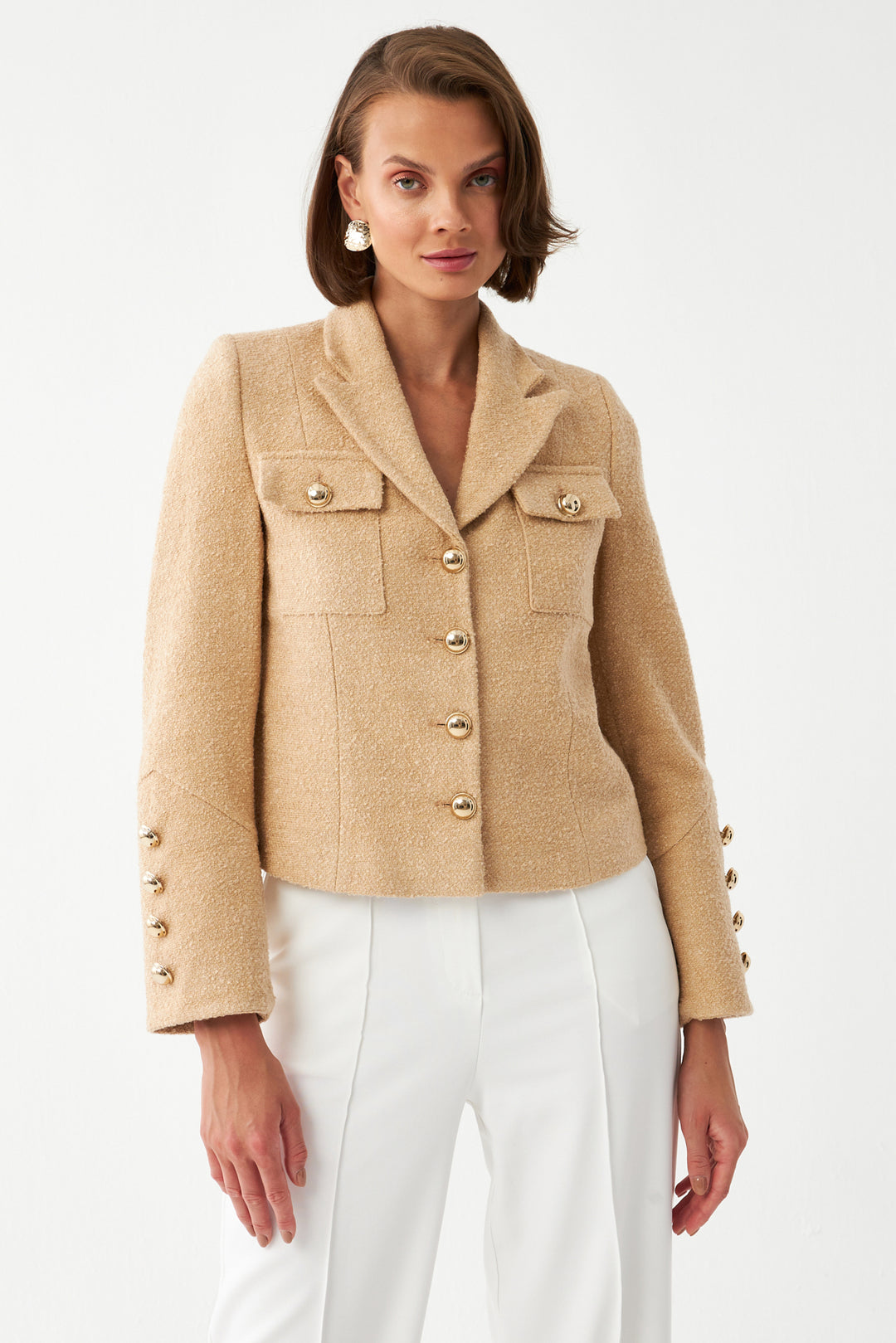 Kadın Bej Altın Düğmeli Kısa Blazer Ceket