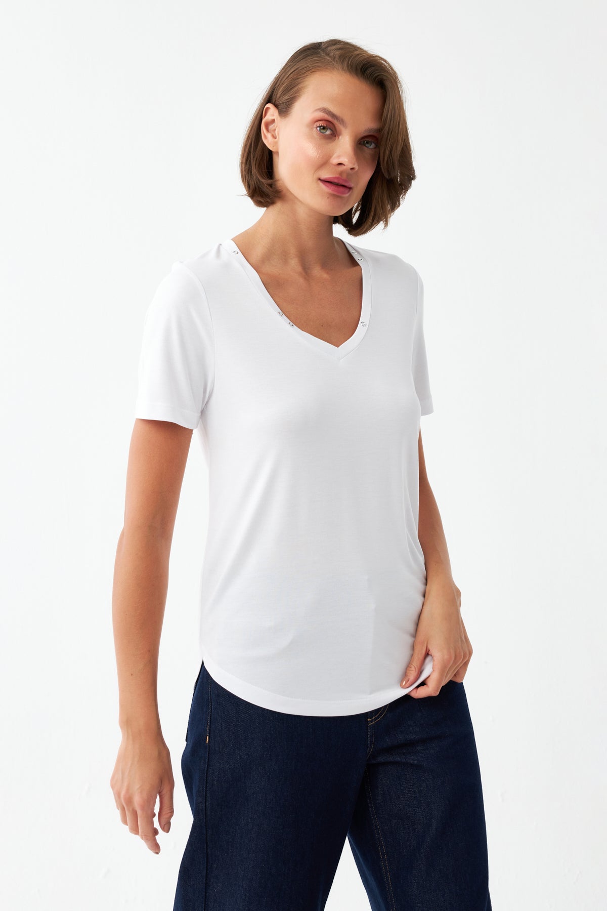 V Yaka Basic Tişört