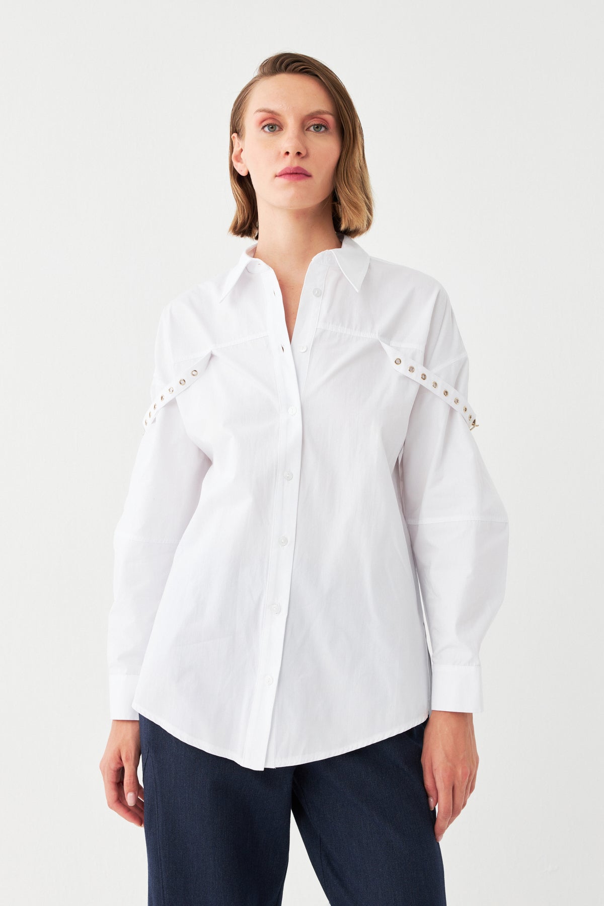 Metal Aksesuarlı Pamuk Gömlek