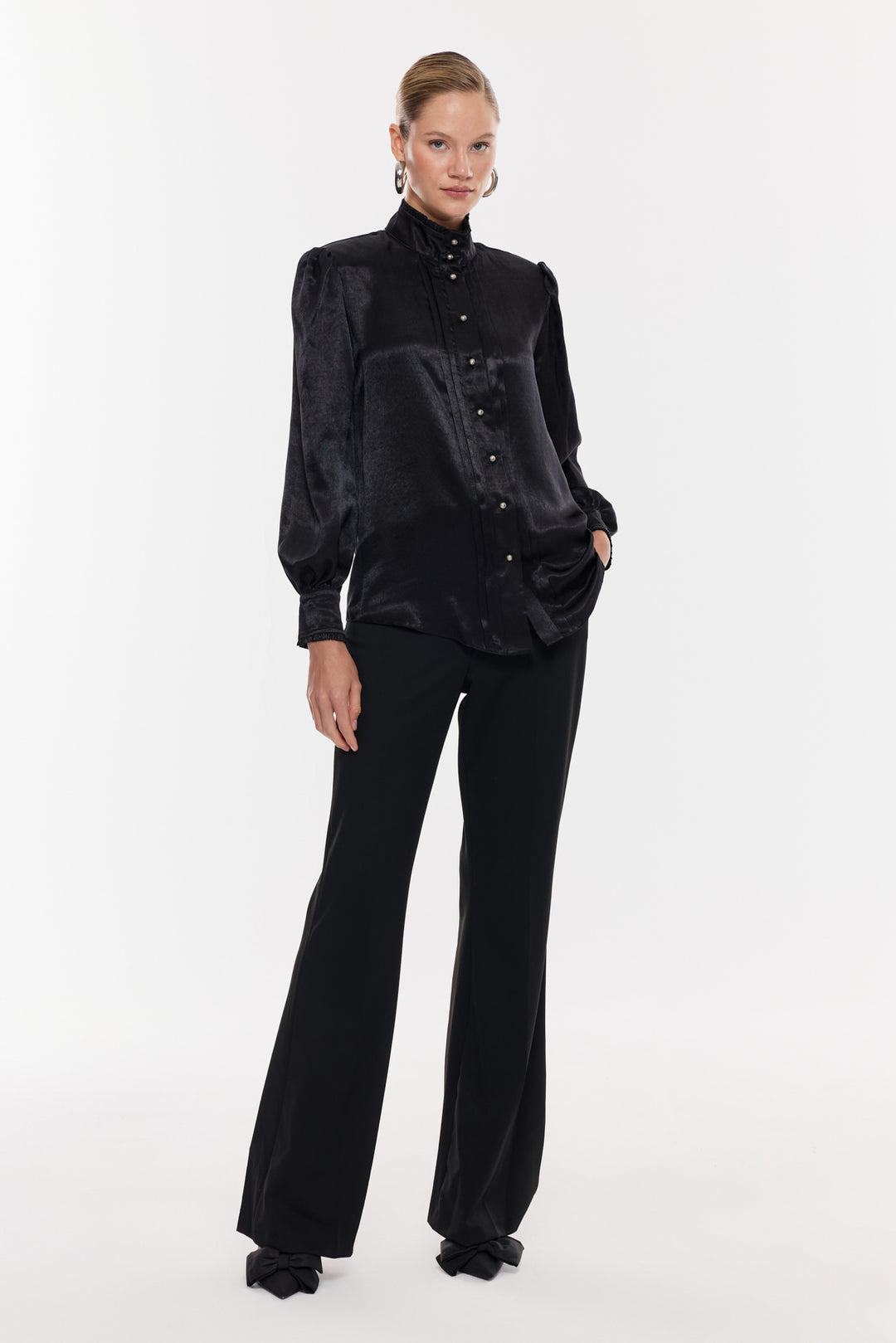 Saten Dokulu Düğme Detaylı Gömlek