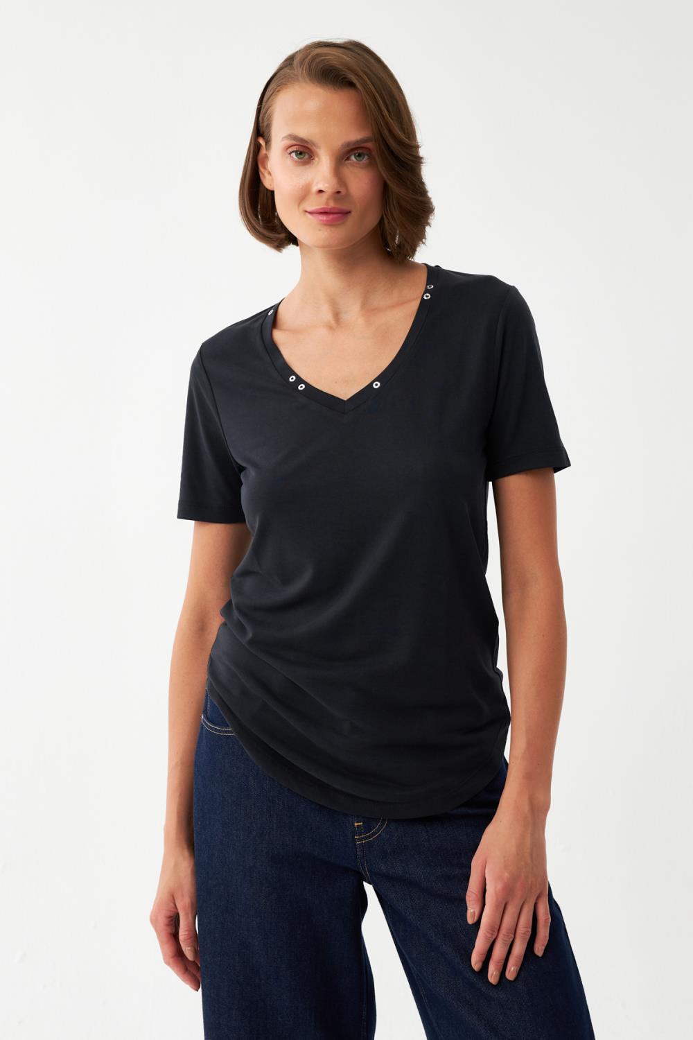 V Yaka Basic Tişört