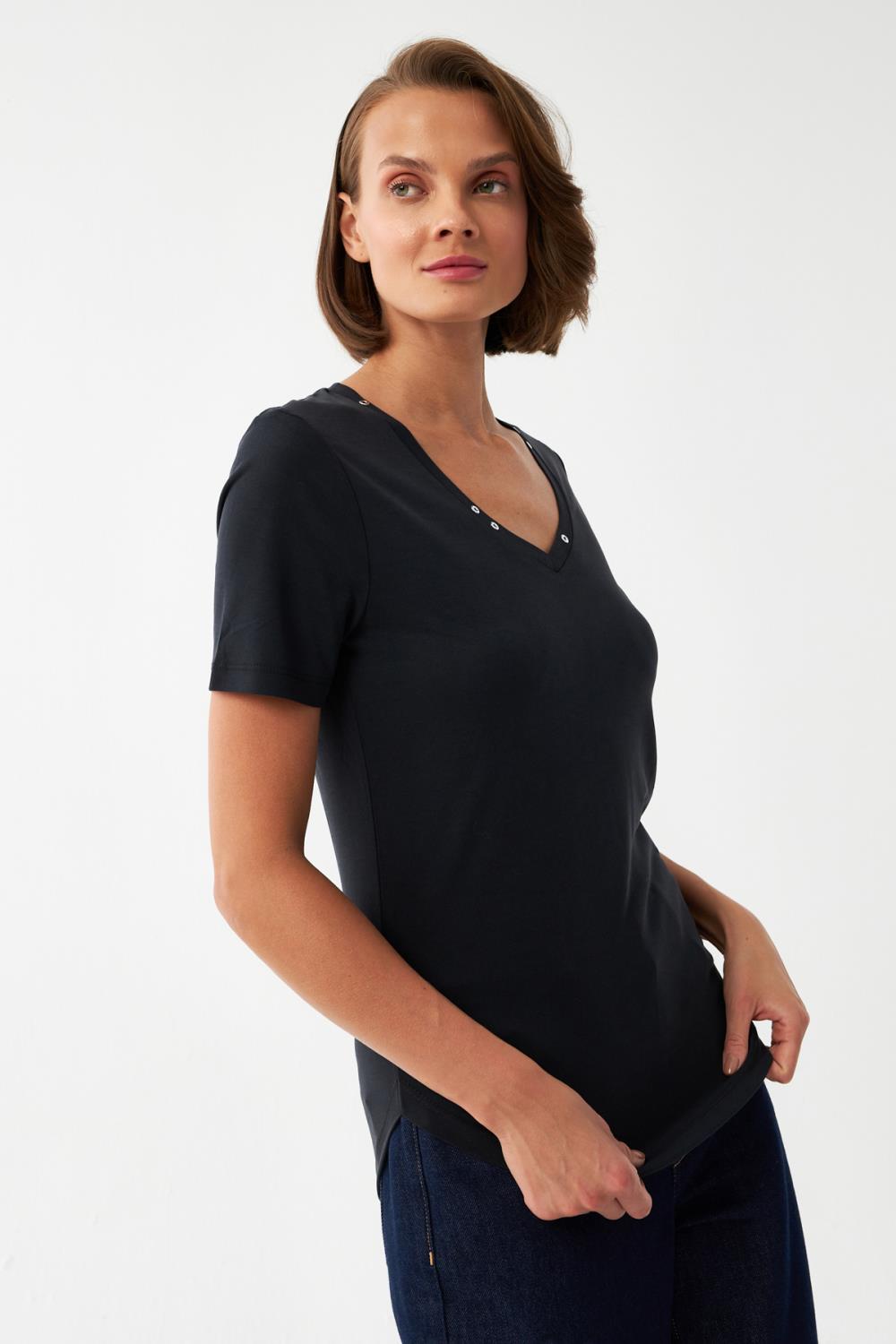 V Yaka Basic Tişört