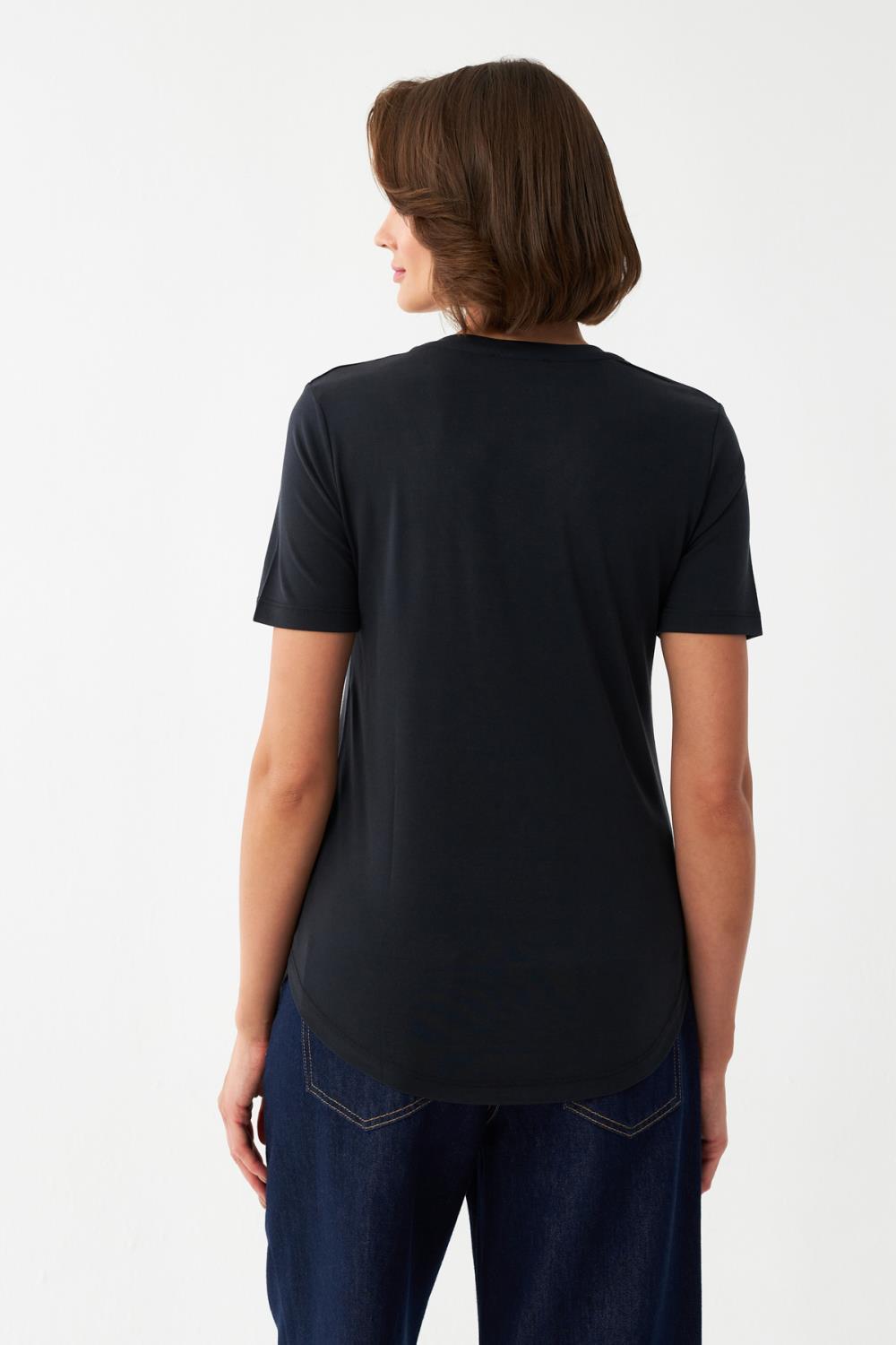 V Yaka Basic Tişört