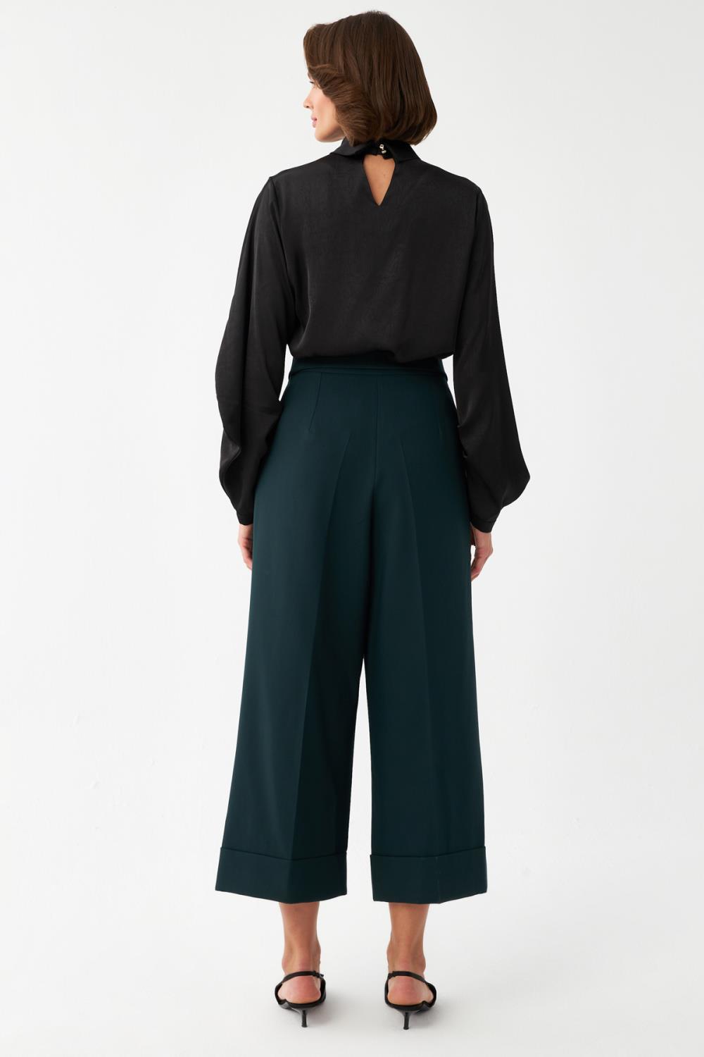 Tokalı Kısa Paça Pantolon