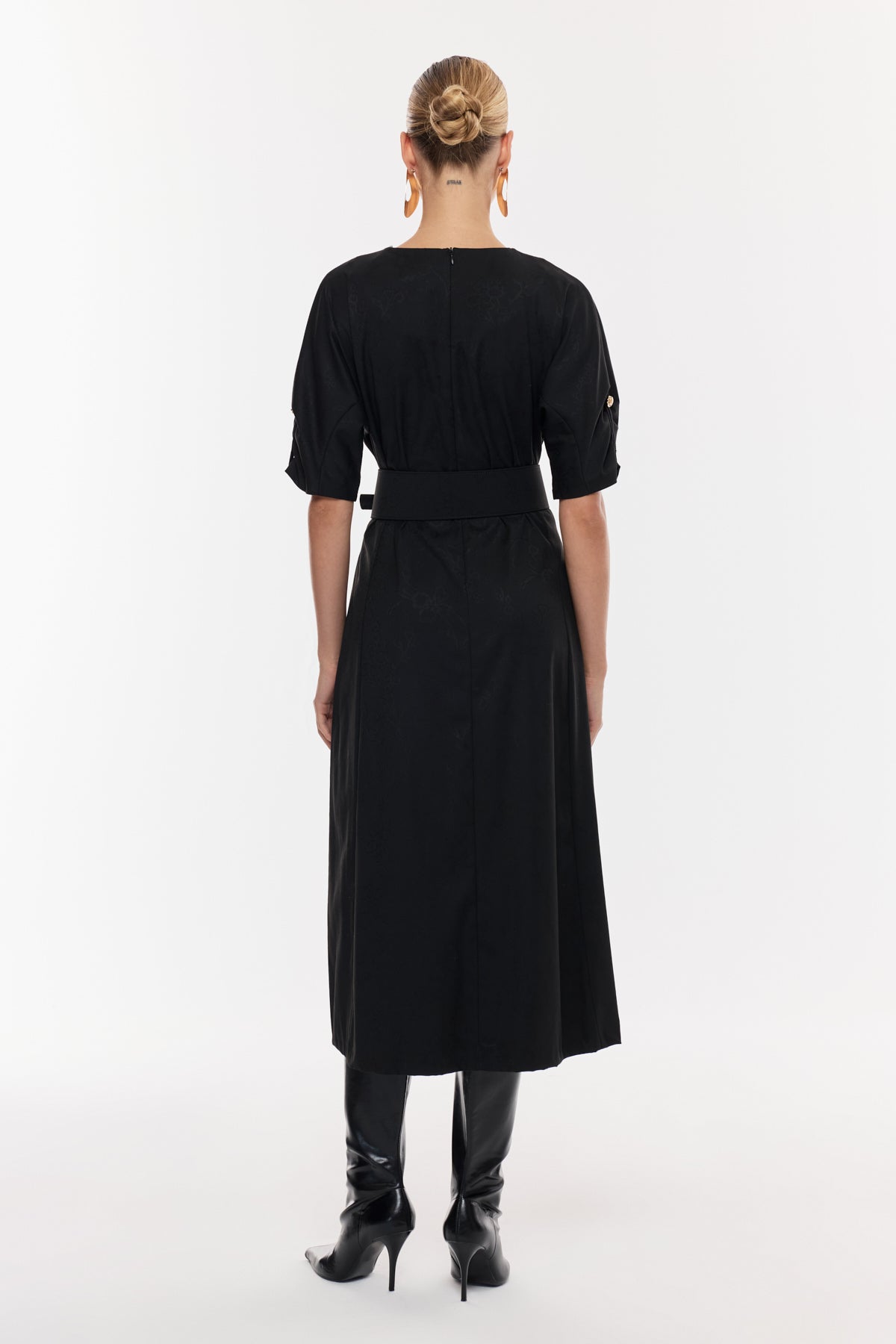 Zincir Detaylı Yırtmaçlı Midi Elbise