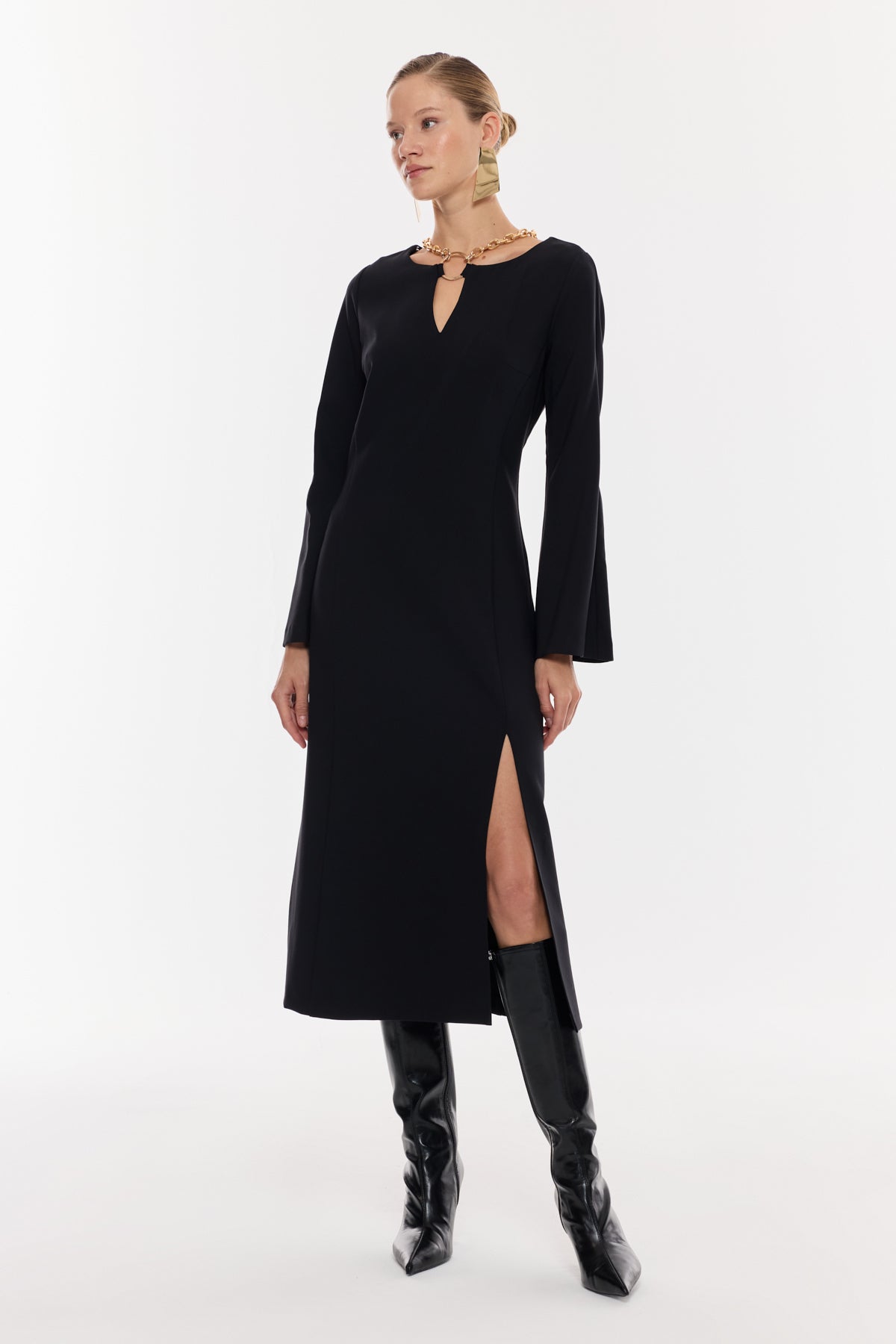 Zincir Detaylı Yırtmaçlı Midi Elbise