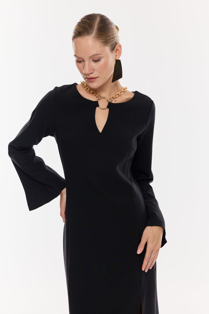 Zincir Detaylı Yırtmaçlı Midi Elbise